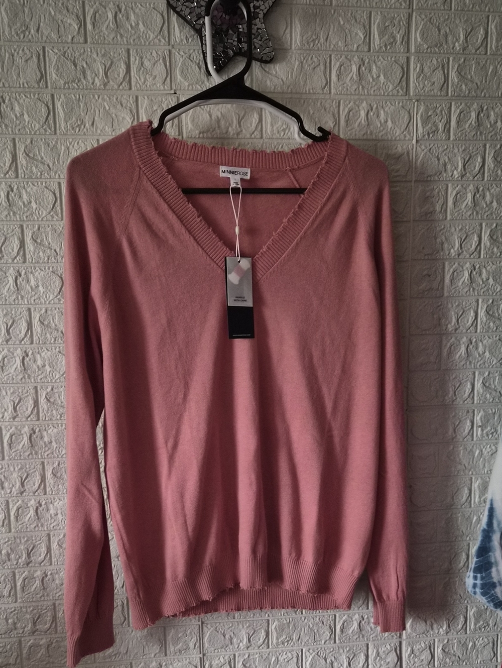 Minnie rose Pink V-Neck Women's Sweater